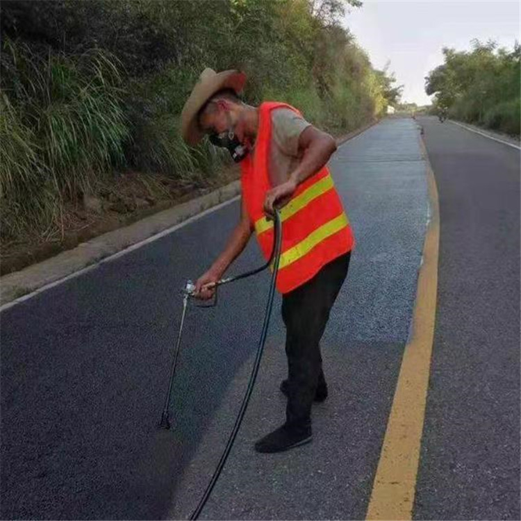 鹰潭 彩色防滑路面的底涂是保障路面附着力