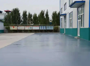 鹰潭彩色路面喷涂翻新的材料对冬季